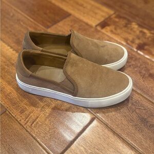 Women’s Ugg suede slip on sneakers